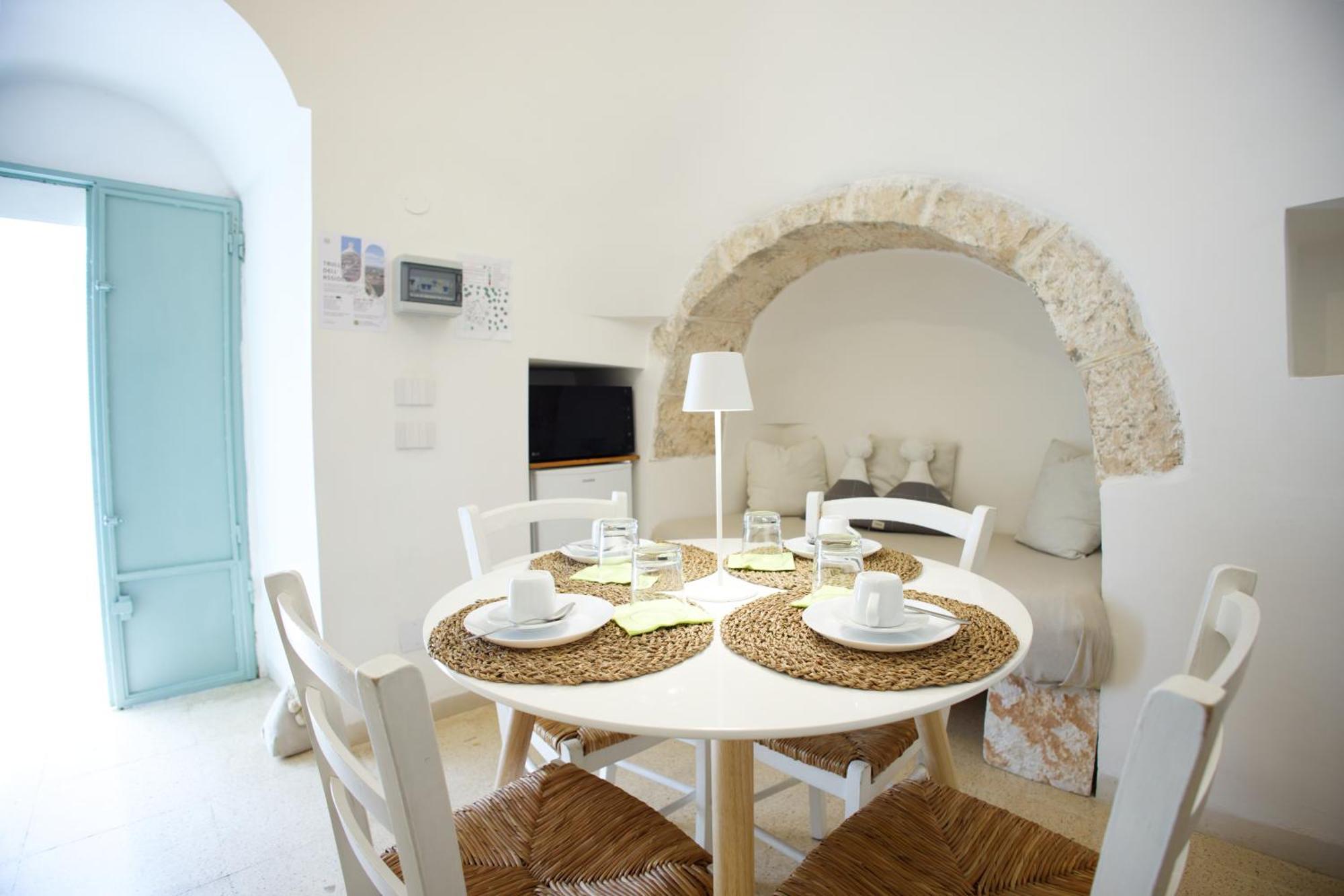 19 Secolo - Trulli Con Foresta, Bici E Barbecue Чистернино Экстерьер фото